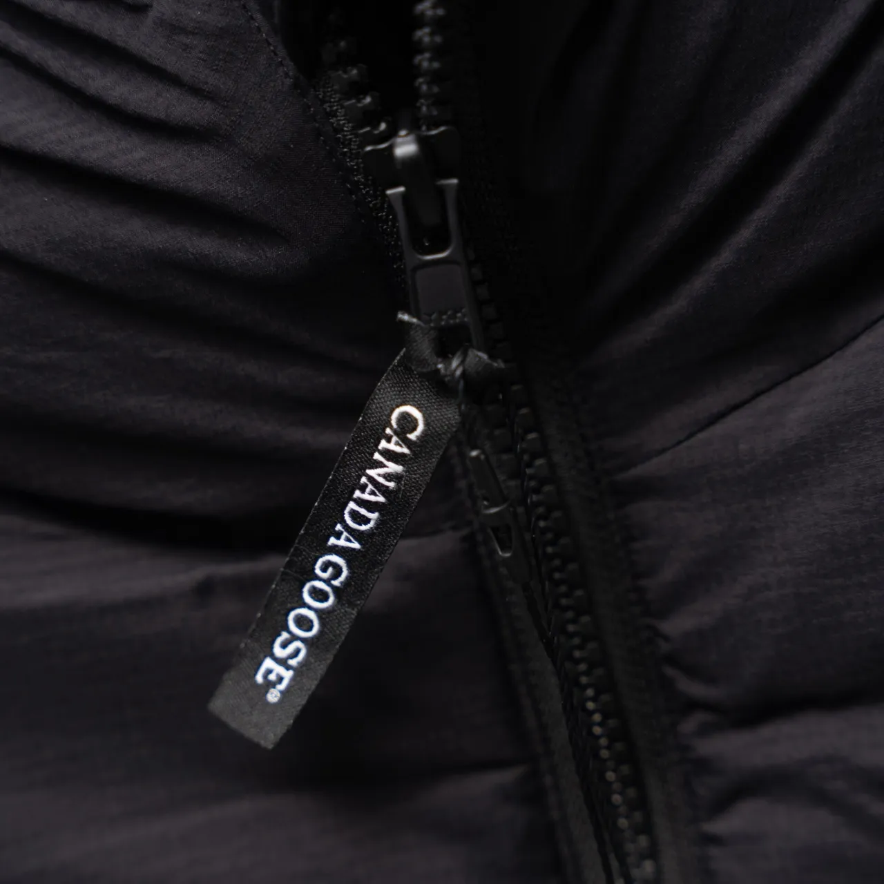 P880 CANADA GOOSE丨Canada Goose 5078 single zipper armband hooded down jacket Color: Black Size: XS-XL